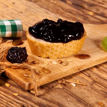 Photo du produit <span>Prune jam with dried fruit and nuts</span>