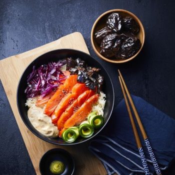 Photo du produit <span>Sashimi bowl with prunes</span>